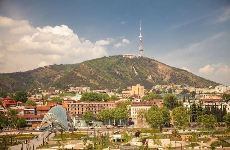Гора Мтацминда тбилиси