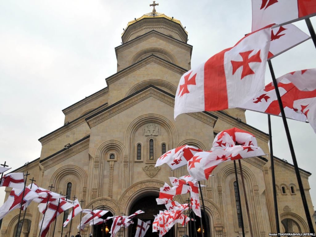флаг Грузии и церковь