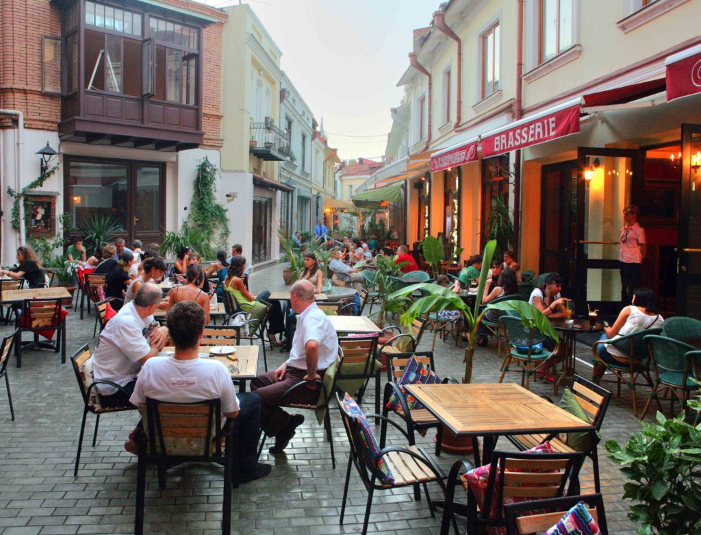 Уличные закусочные в Тбилиси