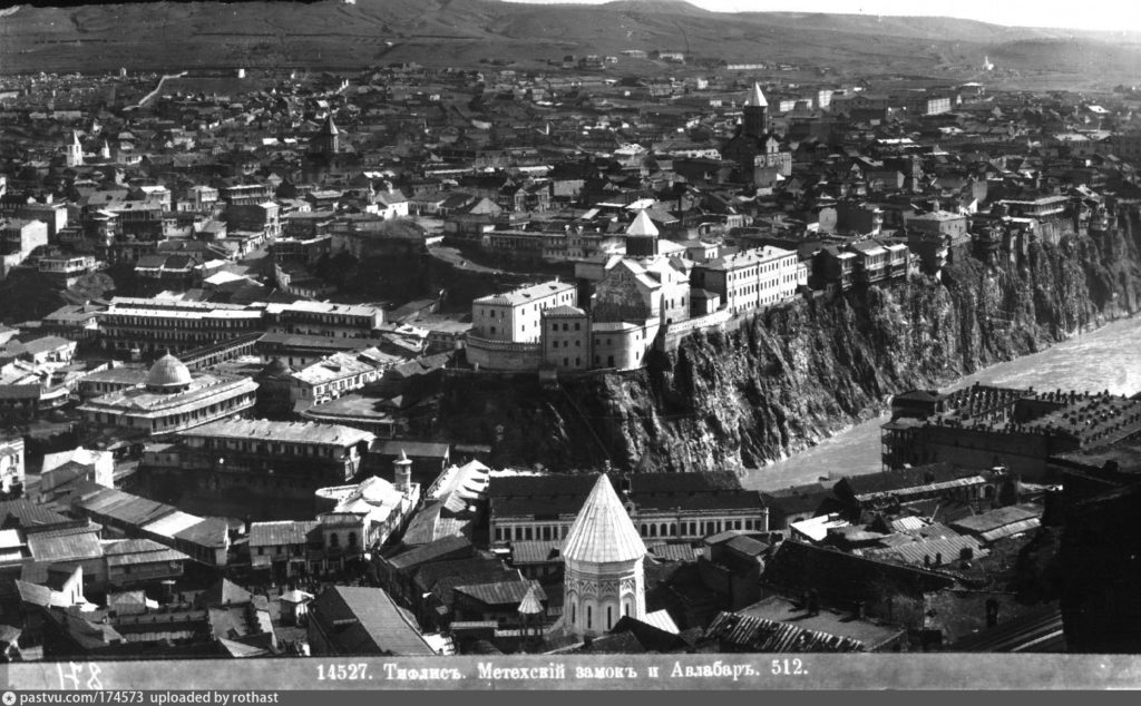 Вид на старый Тифлис со стороны Авлабара