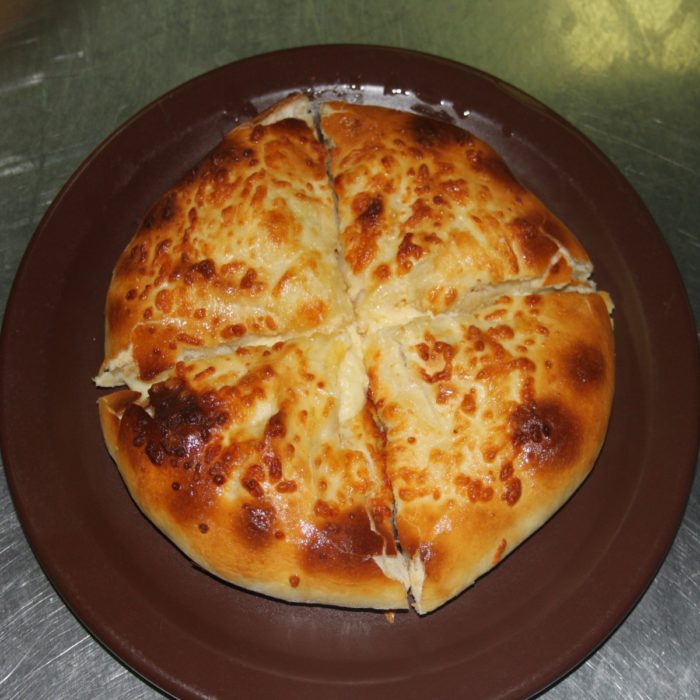 пирог с сыром сулугуни