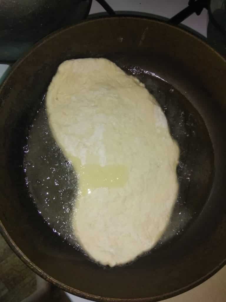 Хачапури с сыром на сковороде