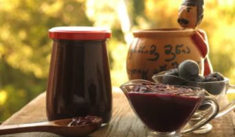 Соус ткемали из слив: рецепт на зиму