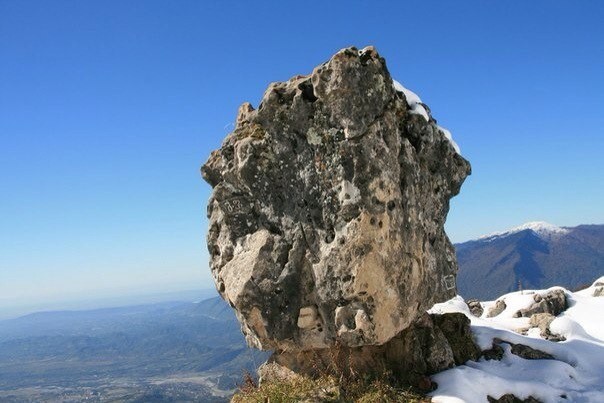 Куаканцалия - качающийся камень