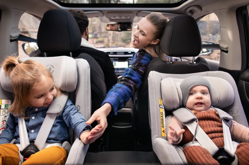 Как правильно перевозить детей в машине